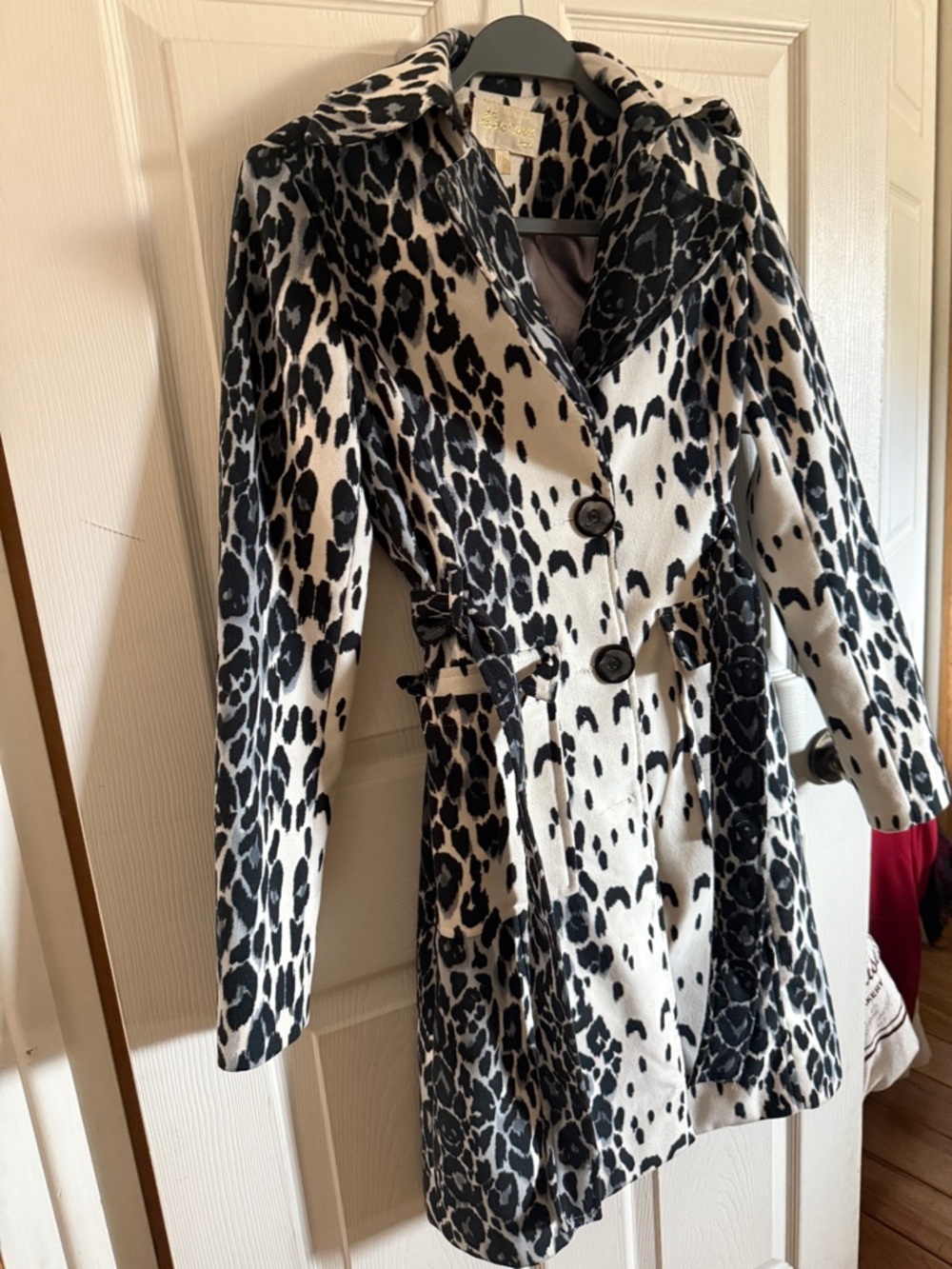 Mascara Black and White Leopard Print Trench Coat